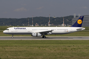 Lufthansa Airbus A321-231 (D-AVZD) at  Hamburg - Finkenwerder, Germany