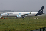Lufthansa Airbus A321-271NX (D-AVZE) at  Hamburg - Finkenwerder, Germany