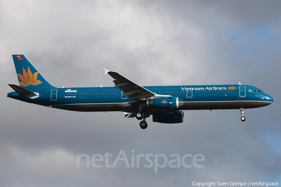 Vietnam Airlines Airbus A321-231 (D-AVZG) | Photo 22490