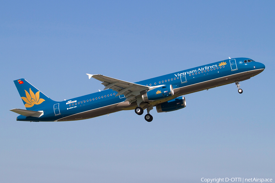 Vietnam Airlines Airbus A321-231 (D-AVZG) | Photo 384234