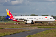 Asiana Airlines Airbus A321-231 (D-AVZH) at  Hamburg - Finkenwerder, Germany