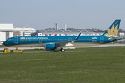Vietnam Airlines Airbus A321-272N (D-AVZH) at  Hamburg - Finkenwerder, Germany