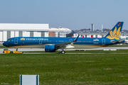 Vietnam Airlines Airbus A321-272N (D-AVZH) at  Hamburg - Finkenwerder, Germany