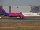 Wizz Air Airbus A321-271NX (D-AVZH) at  Hamburg - Finkenwerder, Germany