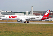 TAM Brazilian Airlines Airbus A321-211 (D-AVZJ) at  Hamburg - Finkenwerder, Germany