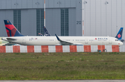 Delta Air Lines Airbus A321-211 (D-AVZM) at  Hamburg - Finkenwerder, Germany