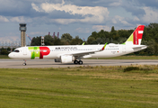 TAP Air Portugal Airbus A321-251NX (D-AVZM) at  Hamburg - Finkenwerder, Germany