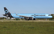 La Compagnie Airbus A321-251NX (D-AVZP) at  Hamburg - Finkenwerder, Germany