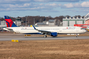 Delta Air Lines Airbus A321-211 (D-AVZQ) at  Hamburg - Finkenwerder, Germany