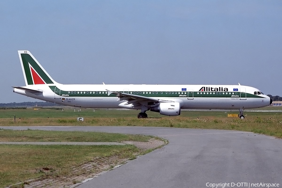 Alitalia Airbus A321-112 (D-AVZR) | Photo 144165