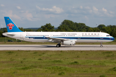 China Southern Airlines Airbus A321-231 (D-AVZU) at  Hamburg - Finkenwerder, Germany