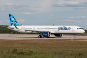 JetBlue Airways Airbus A321-271NX (D-AVZU) at  Hamburg - Finkenwerder, Germany