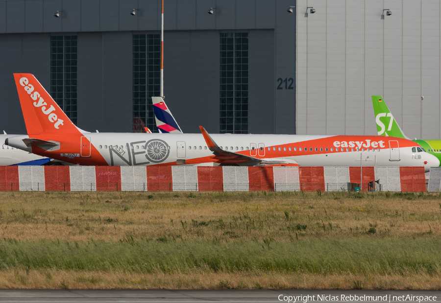 easyJet Airbus A321-251NX (D-AVZU) | Photo 246169