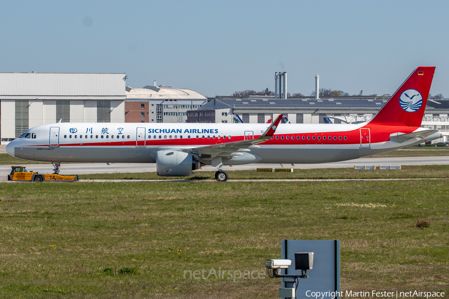 Sichuan Airlines Airbus A321-271NX (D-AVZW) | Photo 443426