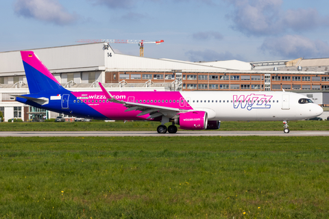 Wizz Air Malta Airbus A321-271NX (D-AVZZ) at  Hamburg - Finkenwerder, Germany