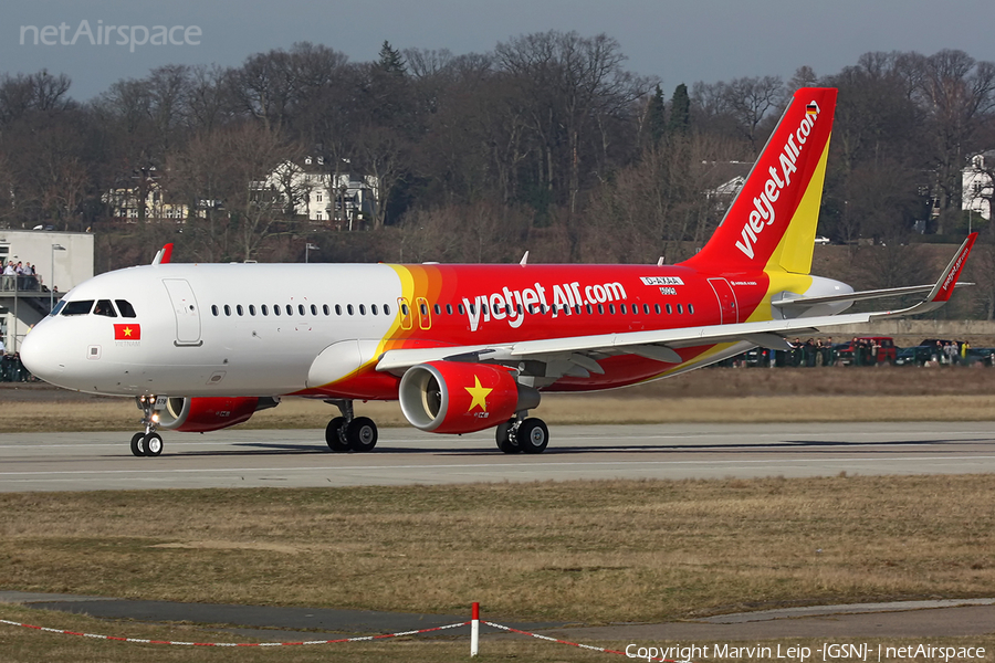 VietJet Air Airbus A320-214 (D-AXAA) | Photo 42592