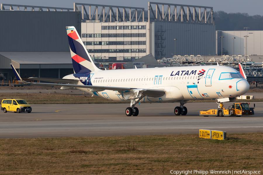 LATAM Airlines Brasil Airbus A320-273N (D-AXAE) | Photo 438351