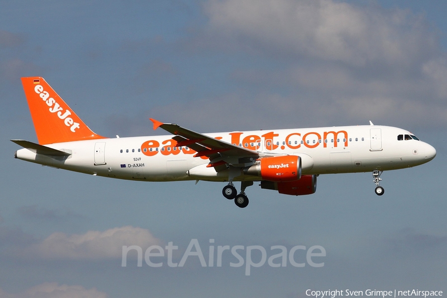 easyJet Airbus A320-214 (D-AXAH) | Photo 19824