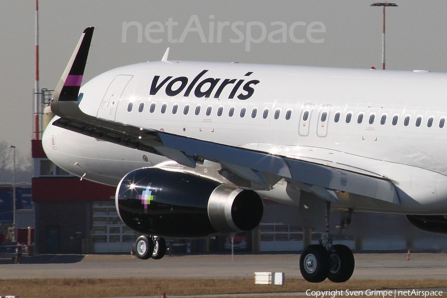 Volaris Airbus A320-233 (D-AXAJ) | Photo 21470