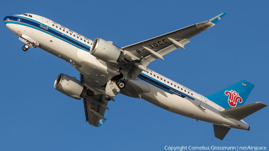 China Southern Airlines Airbus A320-251N (D-AXAP) | Photo 435511