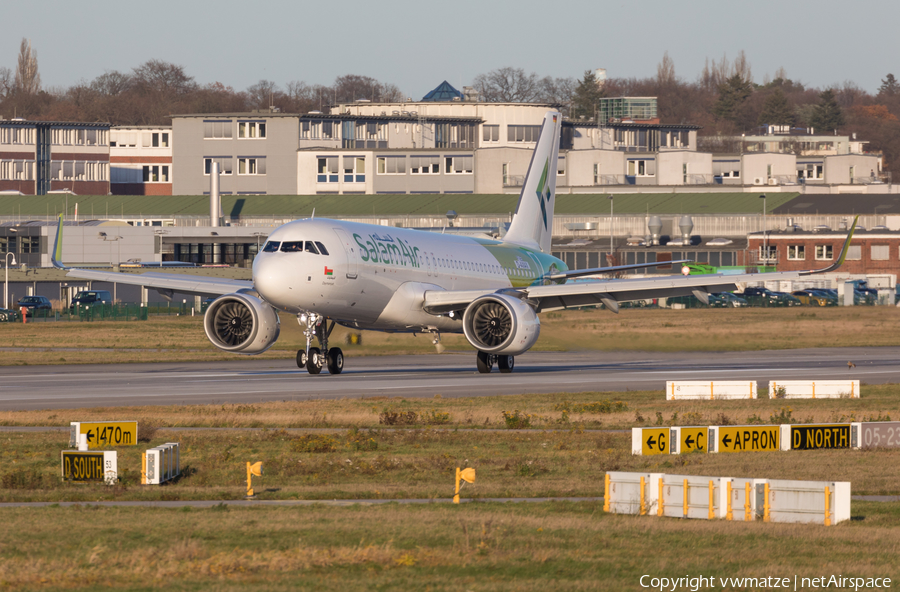 Salam Air Airbus A320-251N (D-AXAX) | Photo 360795