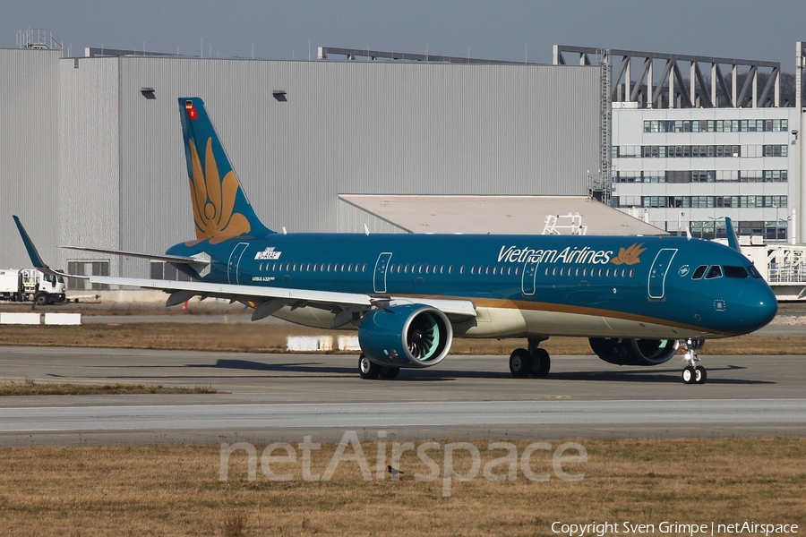 Vietnam Airlines Airbus A321-272N (D-AYAF) | Photo 296731