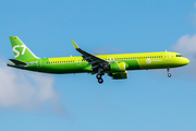 S7 Airlines Airbus A321-271NX (D-AYAG) at  Hamburg - Fuhlsbuettel (Helmut Schmidt), Germany