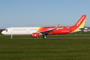 VietJet Air Airbus A321-211 (D-AYAG) at  Hamburg - Finkenwerder, Germany