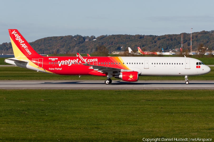 VietJet Air Airbus A321-211 (D-AYAG) | Photo 448258