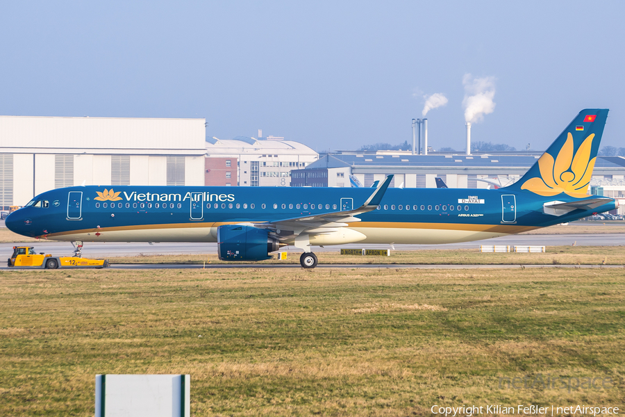 Vietnam Airlines Airbus A321-272N (D-AYAT) | Photo 430667