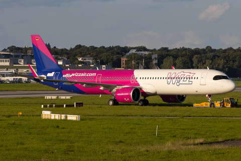 Wizz Air Malta Airbus A321-271NX (D-AYAW) at  Hamburg - Finkenwerder, Germany