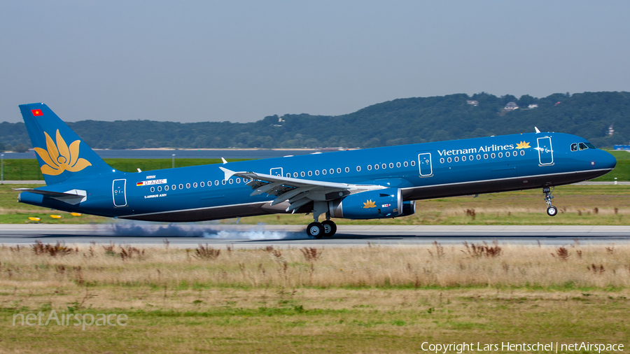 Vietnam Airlines Airbus A321-231 (D-AZAC) | Photo 415641