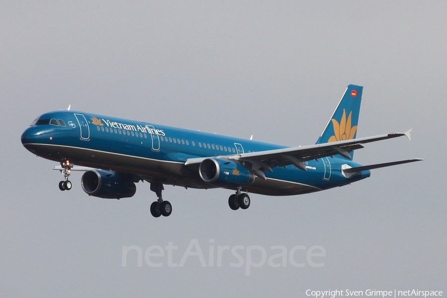 Vietnam Airlines Airbus A321-231 (D-AZAE) | Photo 22909