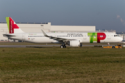 TAP Air Portugal Airbus A321-251N (D-AZAH) at  Hamburg - Finkenwerder, Germany