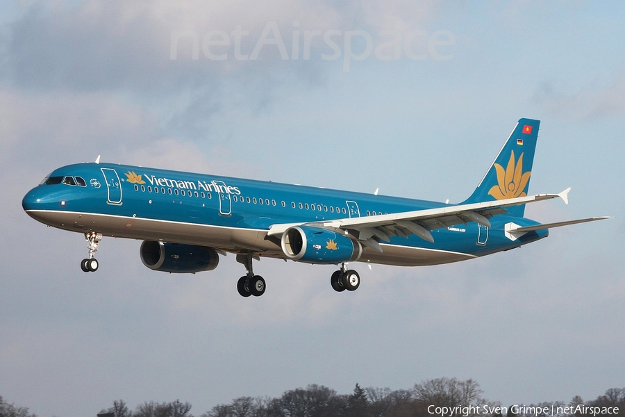Vietnam Airlines Airbus A321-231 (D-AZAH) | Photo 39798