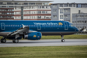 Vietnam Airlines Airbus A321-231 (D-AZAH) at  Hamburg - Finkenwerder, Germany