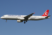 Turkish Airlines Airbus A321-231 (D-AZAI) at  Hamburg - Fuhlsbuettel (Helmut Schmidt), Germany