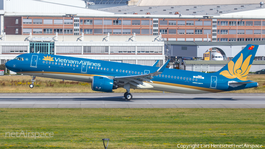 Vietnam Airlines Airbus A321-272N (D-AZAI) | Photo 341594