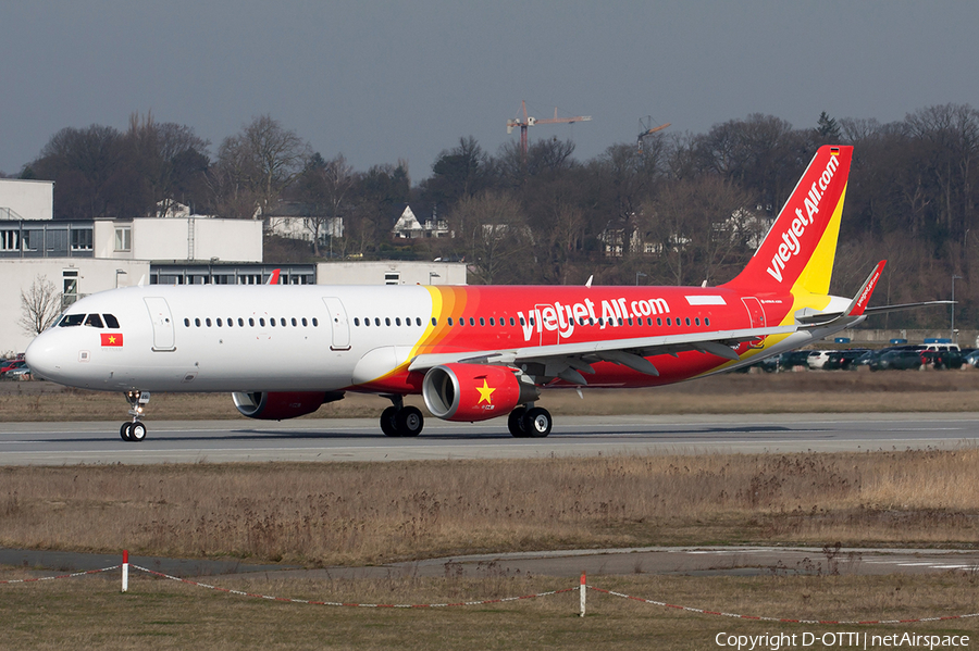 VietJet Air Airbus A321-211 (D-AZAK) | Photo 483635