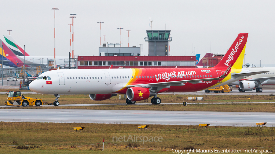 VietJet Air Airbus A321-211 (D-AZAK) | Photo 134385