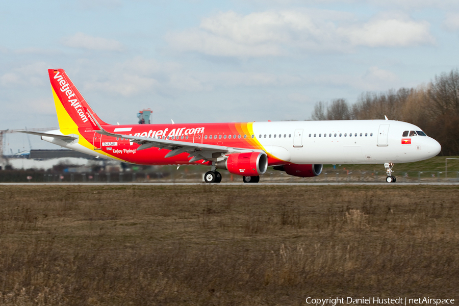 VietJet Air Airbus A321-211 (D-AZAK) | Photo 513589