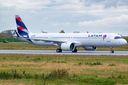 LATAM Airlines Brasil Airbus A321-271NX (D-AZAP) at  Hamburg - Finkenwerder, Germany