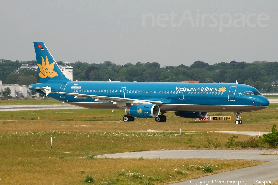 Vietnam Airlines Airbus A321-231 (D-AZAQ) | Photo 23026