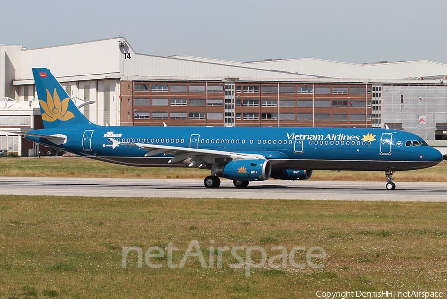 Vietnam Airlines Airbus A321-231 (D-AZAQ) | Photo 418460