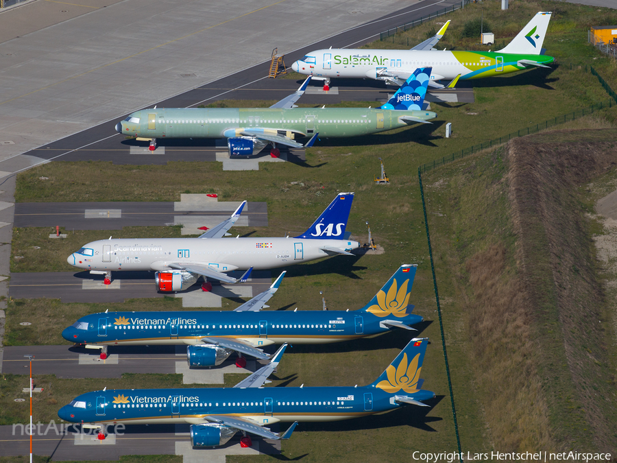 Vietnam Airlines Airbus A321-272N (D-AZAQ) | Photo 348873