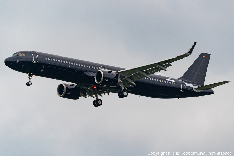 Titan Airways Airbus A321-253NX (D-AZAT) | Photo 407604