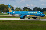 Vietnam Airlines Airbus A321-272N (D-AZAT) at  Hamburg - Finkenwerder, Germany