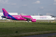 Wizz Air Abu Dhabi Airbus A321-271NX (D-AZAT) at  Hamburg - Finkenwerder, Germany