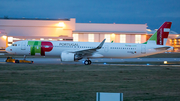 TAP Air Portugal Airbus A321-251NX (D-AZAU) at  Hamburg - Finkenwerder, Germany