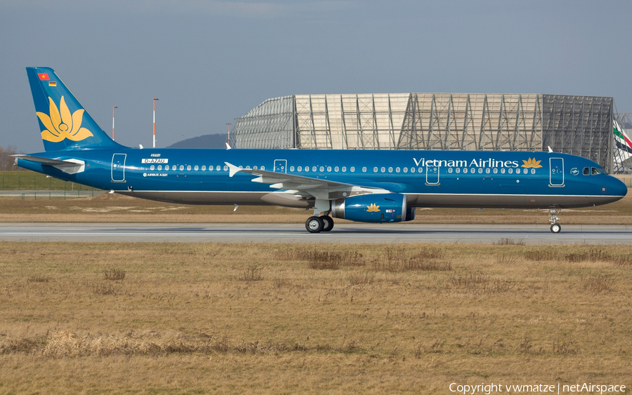 Vietnam Airlines Airbus A321-231 (D-AZAU) | Photo 136594